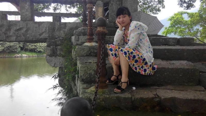 女子悠然的第一张照片--福建认干亲服务网