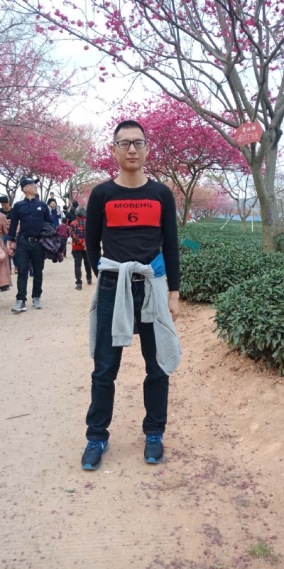 小梁的第二张照片--福建认干亲服务网