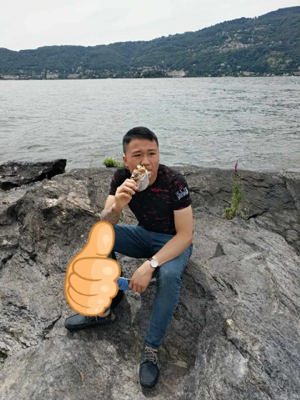 绚烂背后的平淡的第一张照片--福建认干亲服务网