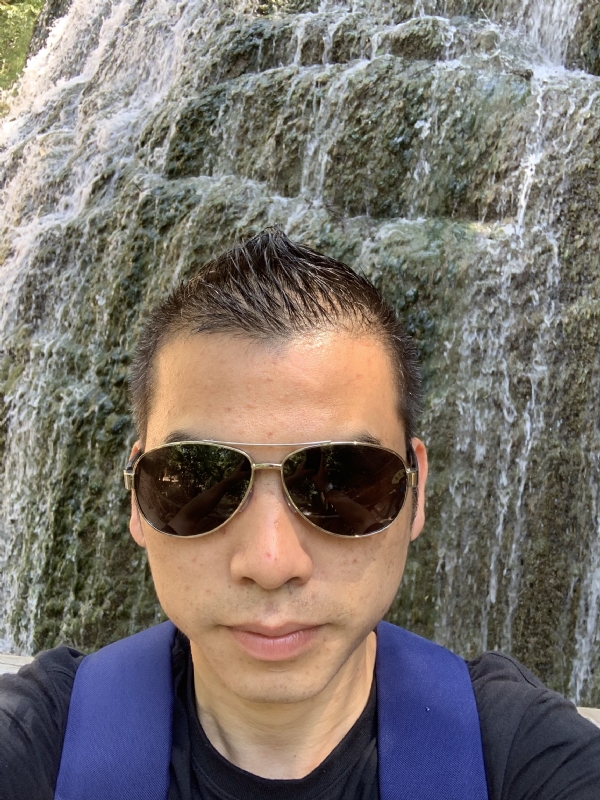 高兴的第二张照片--福建认干亲服务网