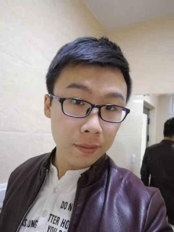 白色的纷飞雪夜的第一张照片--福建认干亲服务网