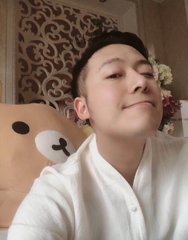 沉稳的第三张照片--福建认干亲服务网