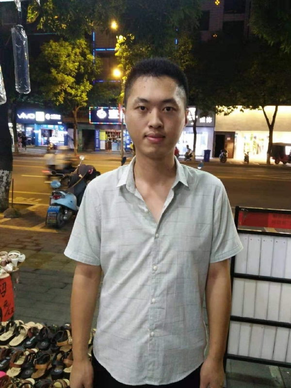 单身的雄鹰的第一张照片--福建认干亲服务网