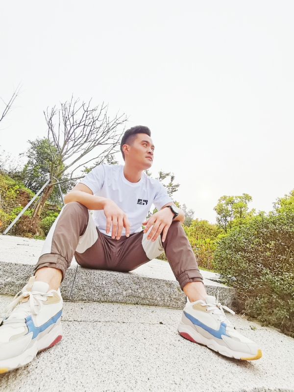 一个人，干净利落的第一张照片--福建认干亲服务网