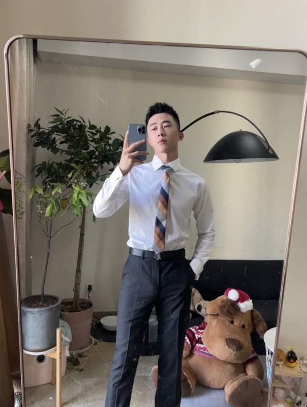 张浩的第一张照片--福建认干亲服务网